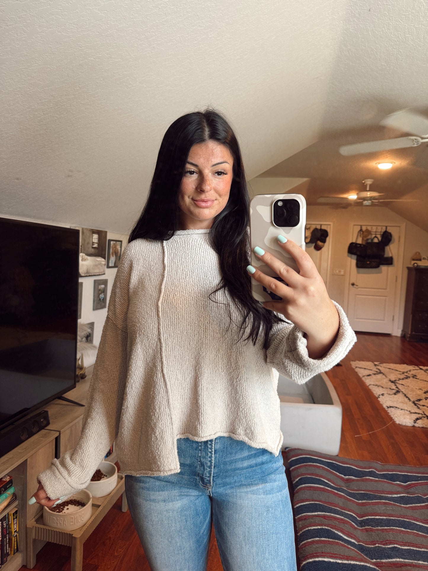 Zenana: ASYMMETRIC SWEATER - BONE