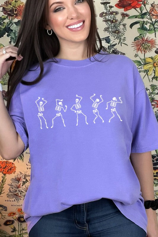 THE DANCING SKELETONS GRAPHIC TEE - PLUS