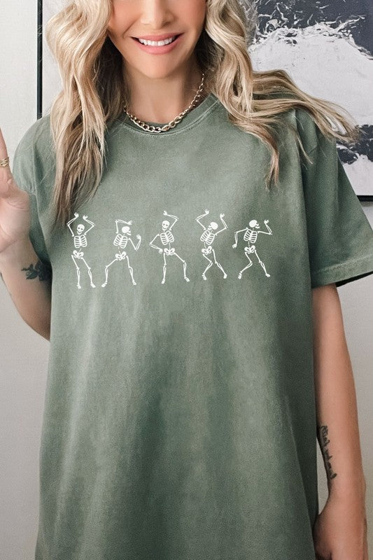 THE DANCING SKELETONS GRAPHIC TEE - PLUS