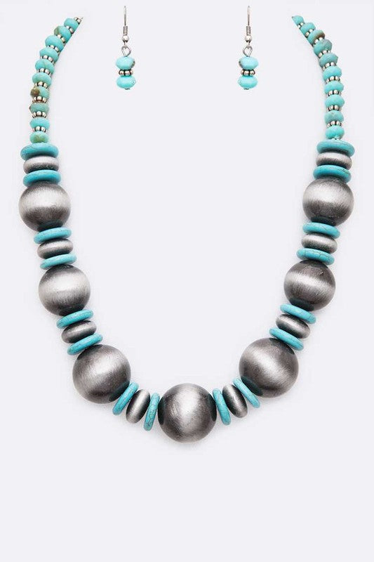 THE NAVAJO & TURQUOISE BEADS NECKLACE