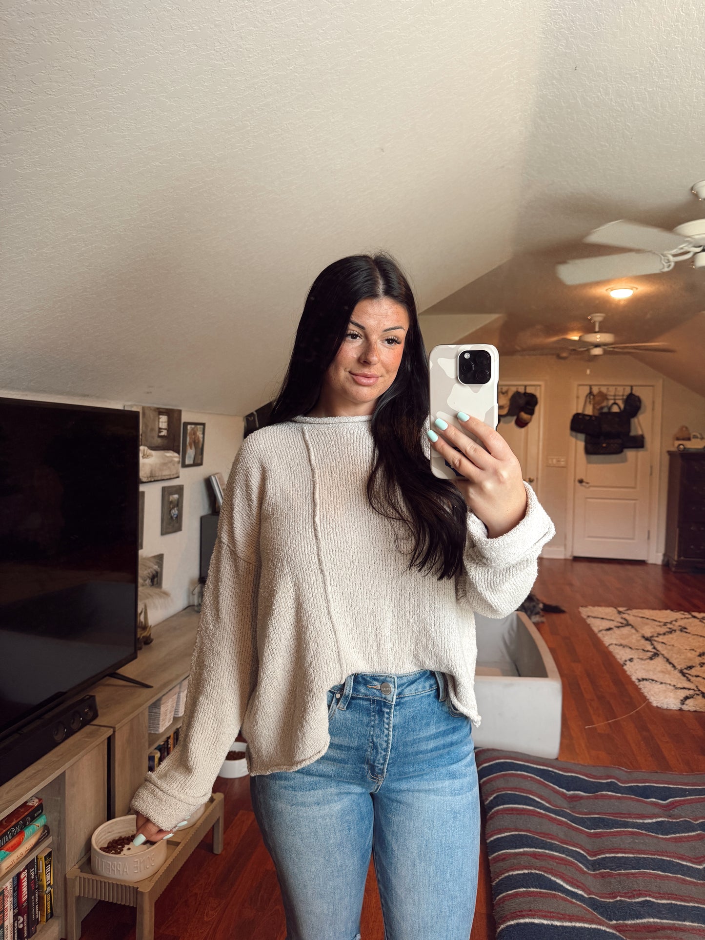 Zenana: ASYMMETRIC SWEATER - BONE