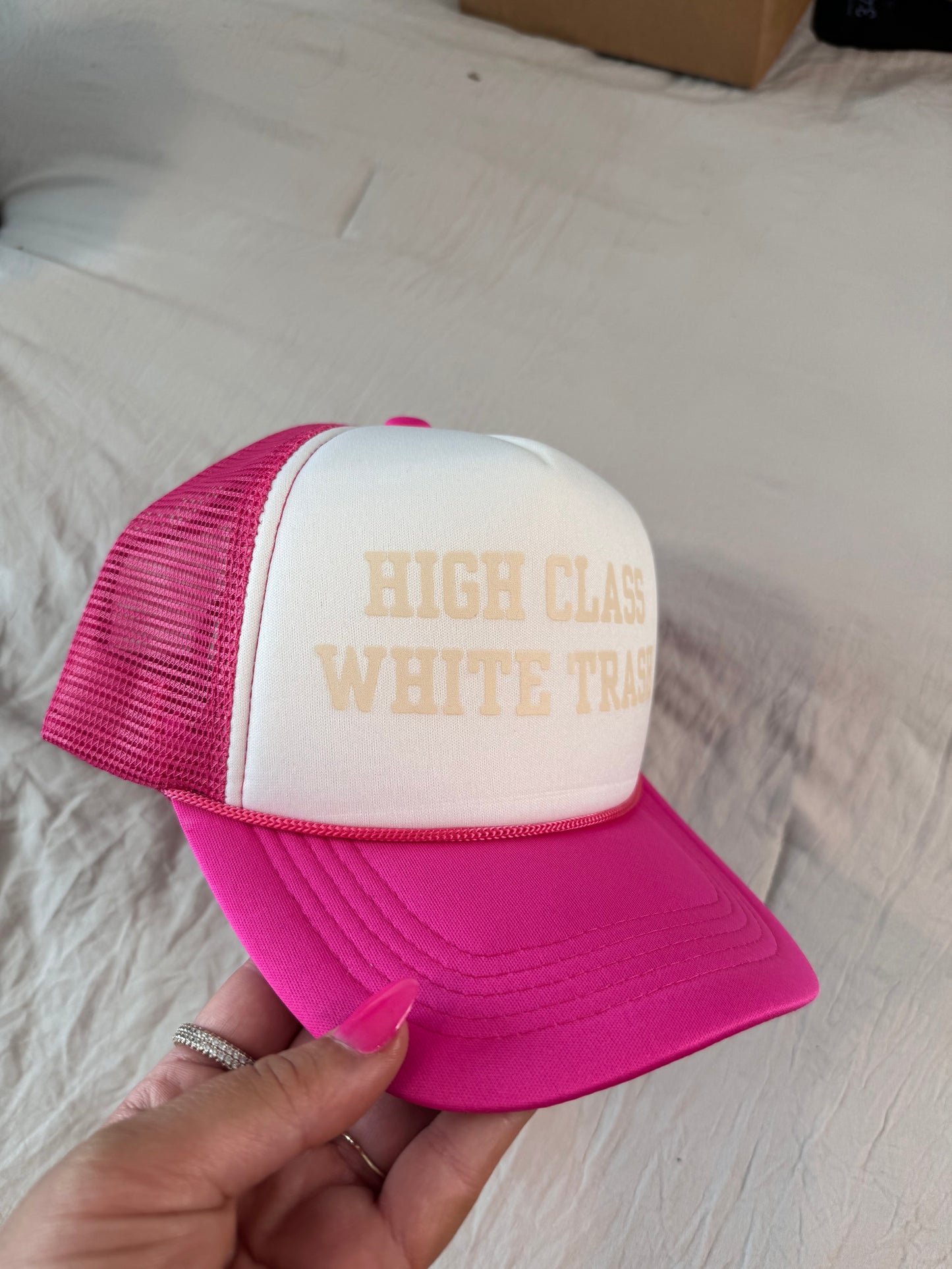 HIGH CLASS WHITE TRASH CAP