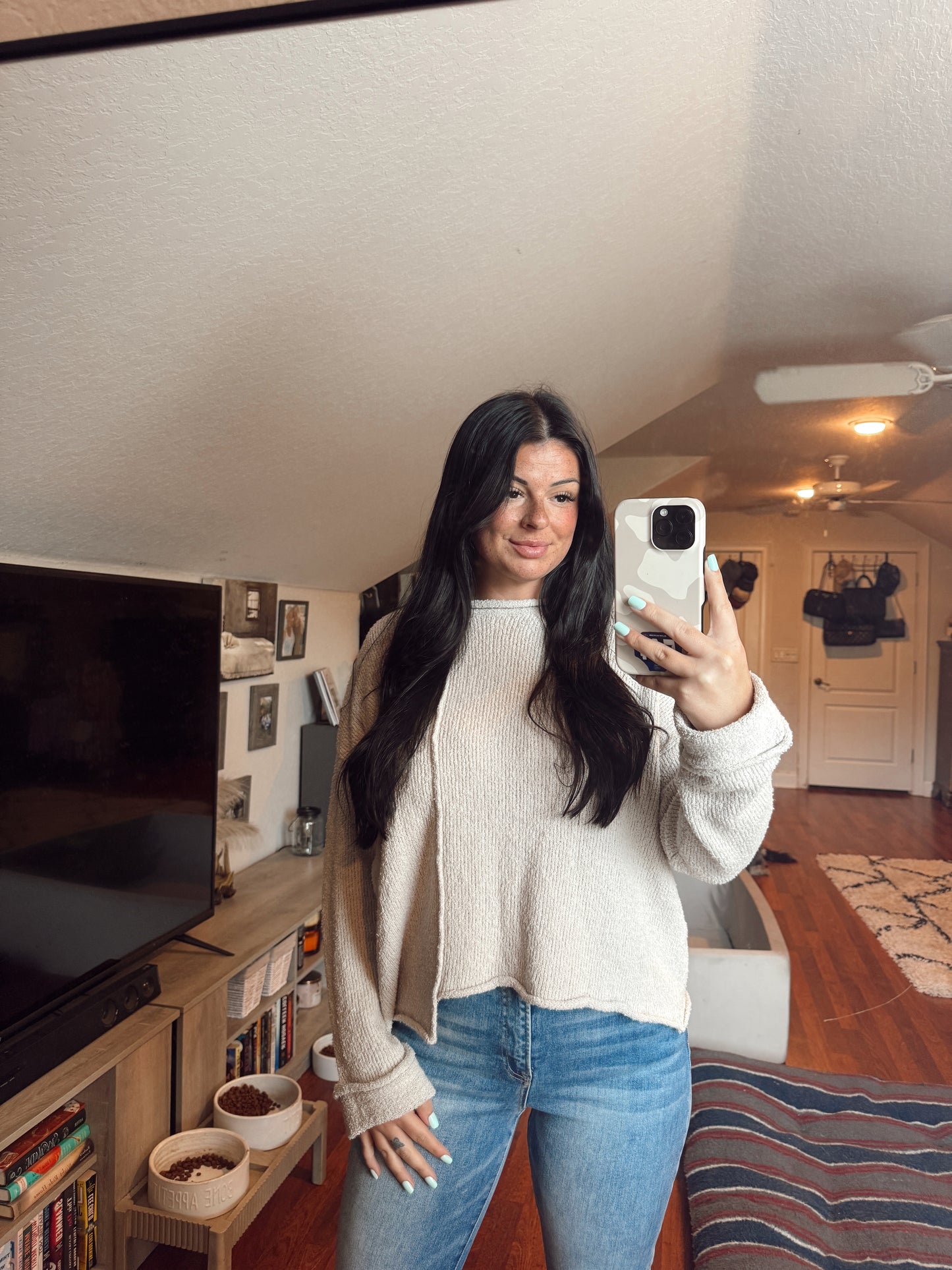 Zenana: ASYMMETRIC SWEATER - BONE