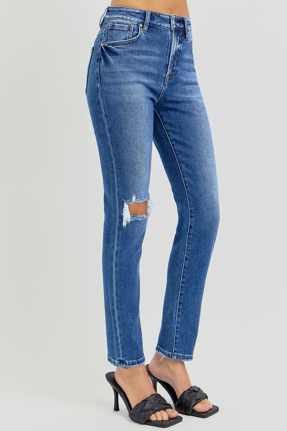 RISEN SKINNY JEANS