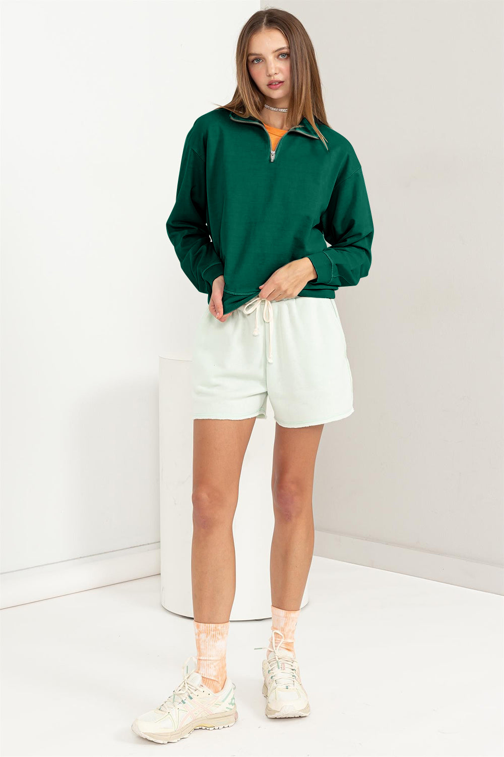 THE OLIVE SWEATSHIRT