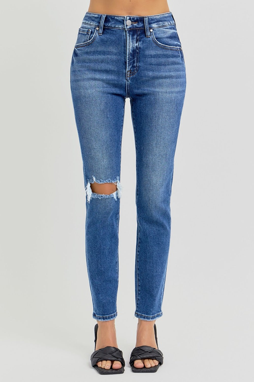 RISEN SKINNY JEANS