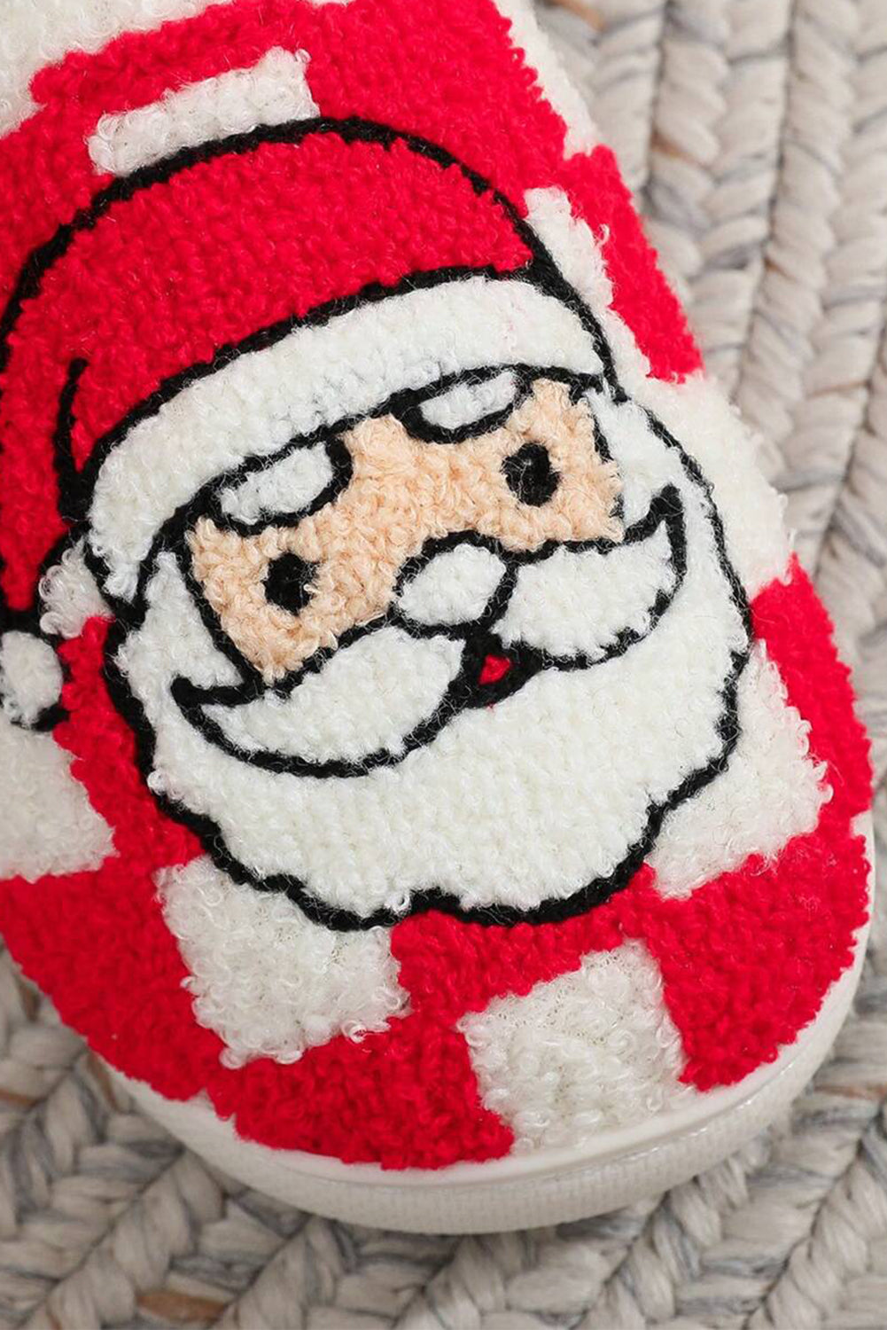 THE RETRO SANTA CLAUS SLIPPERS